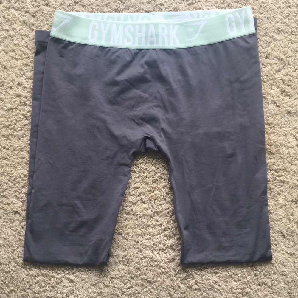 NWOT Gray GymShark fit leggings size medium